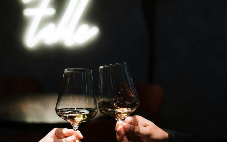 How to Read a Wine Label Like a Professional