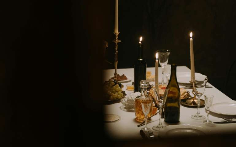 How Aromas and Acidity Influence Food Pairing Choices