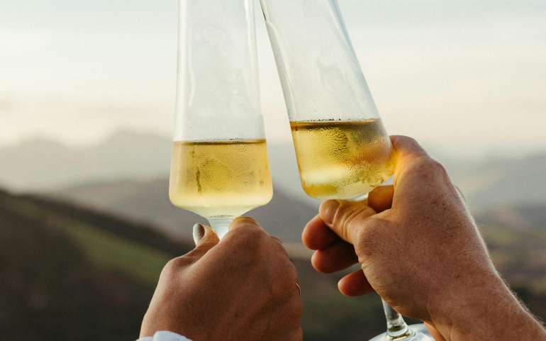 How Flavor Profiles Affect Wine and Food Pairing