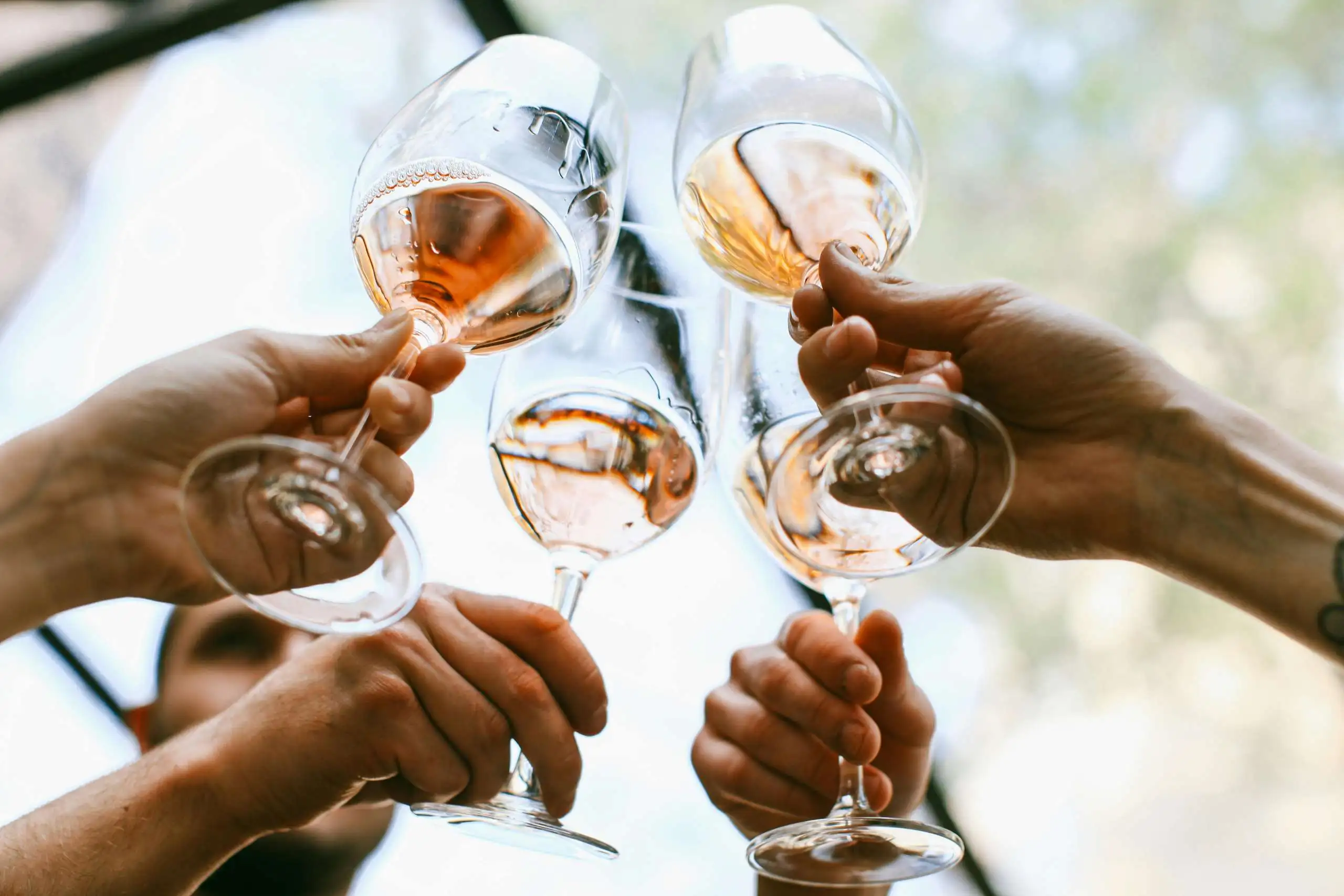 How to Open a Wine Bottle Correctly (Beginner Guide)