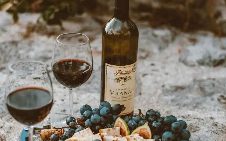 How to Store Wine Properly at Home